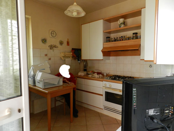cucina2.jpg (47.16 Kb)
Visto o scaricato 427 volte.