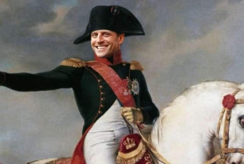 macron-napoleone-1004010.jpg