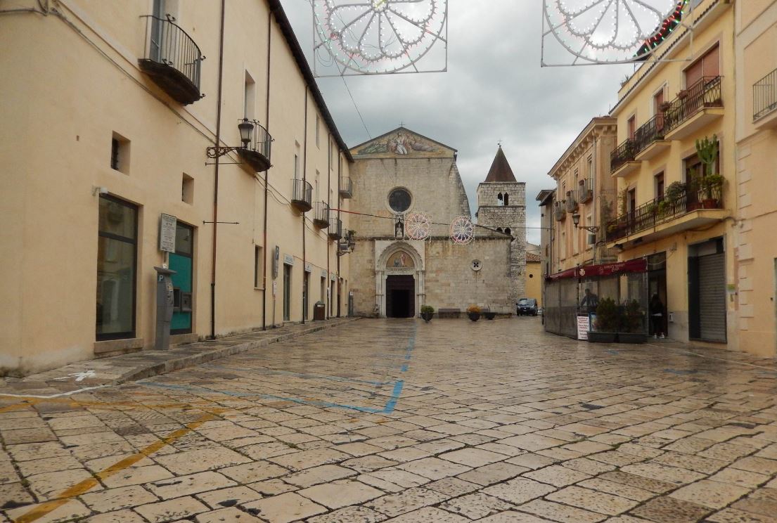 san pietro vuota a Fondi.JPG