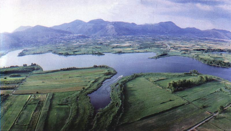Lago